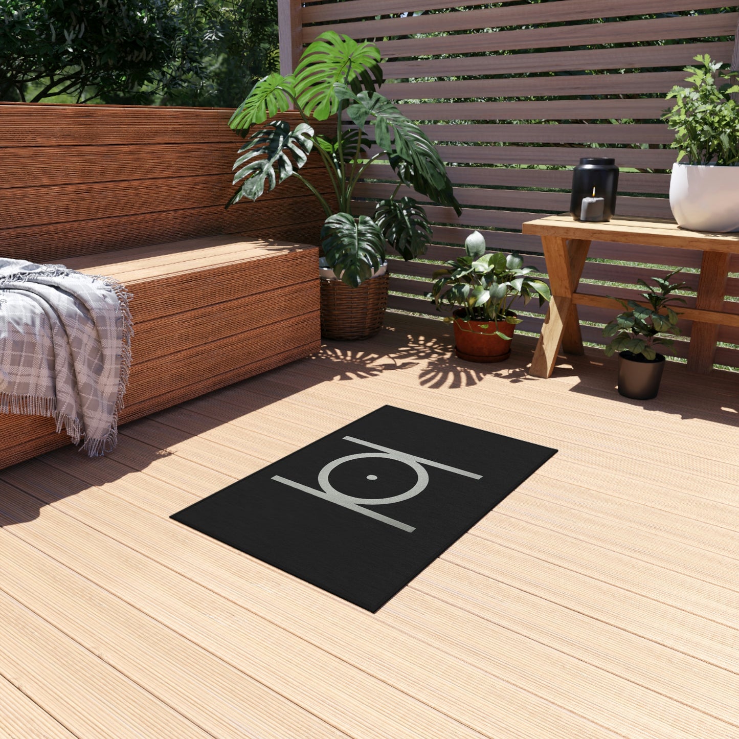Point in Circle Outdoor Rug